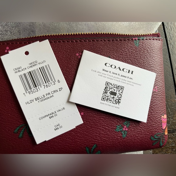 NWT Coach Wristlet Holiday Berries - Picture 9 of 16